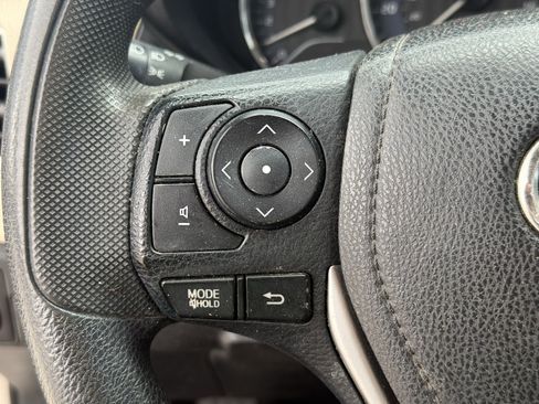 Used 2015 Toyota Corolla LE FWD image 16