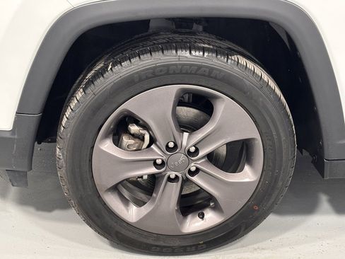 Used 2022 Jeep Compass Latitude image 29