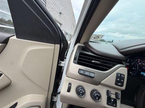 Used 2017 GMC Yukon XL Denali w/ Open Road Package AWD/4WD image 27