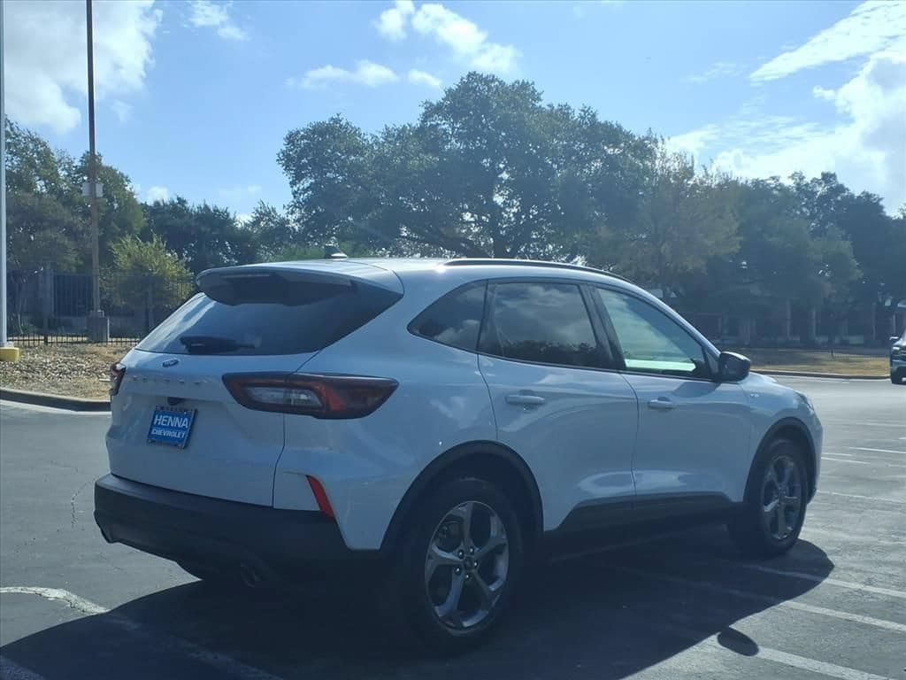 Used 2025 Ford Escape ST-Line FWD image 5