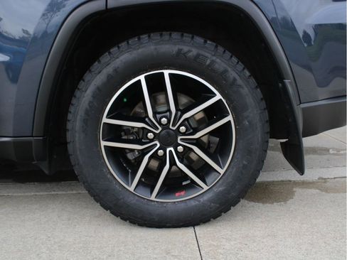 Used 2019 Jeep Grand Cherokee Trailhawk image 38