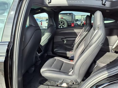 Used 2022 Tesla Model X Plaid image 12
