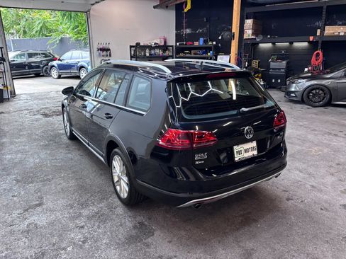 Used 2017 Volkswagen Golf Alltrack SE AWD/4WD image 5
