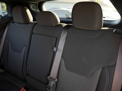 Used 2024 Jeep Compass Sport image 27