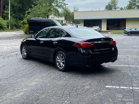 Used 2017 INFINITI Q70 3.7 RWD image 8