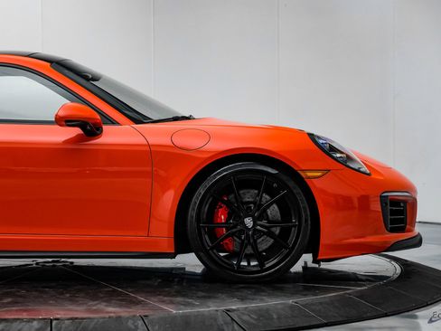 Used 2018 Porsche 911 Carrera 4S AWD/4WD image 18