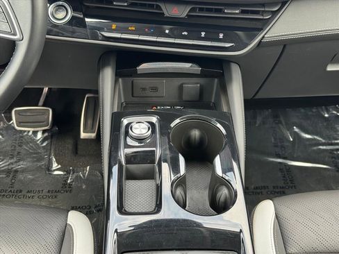 Used 2025 Buick Envision Sport Touring image 10