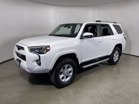 Certified 2022 Toyota 4Runner SR5 Premium w/ Moonroof Package RWD image 7