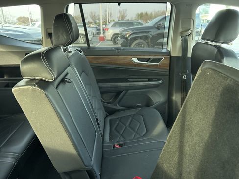 Used 2024 Volkswagen Atlas SE image 4