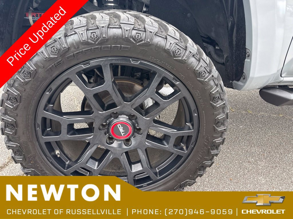 Used 2021 Toyota Tacoma TRD Sport AWD/4WD image 30