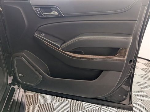 Used 2020 Chevrolet Suburban LT image 35