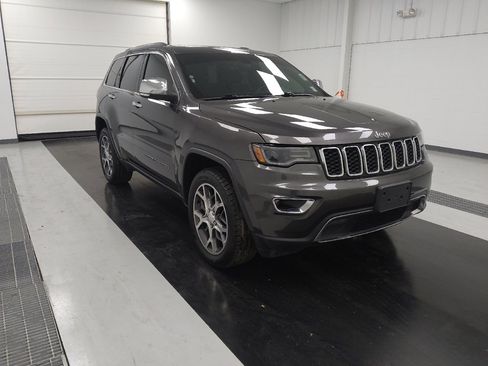 Used 2019 Jeep Grand Cherokee Limited w/ Luxury Group II AWD/4WD image 13