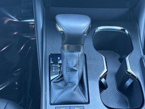 Certified 2025 Lexus ES 300h w/ Premium Package image 17