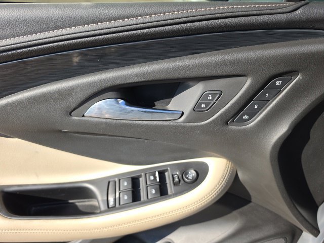 Used 2017 Buick Envision Essence FWD image 17