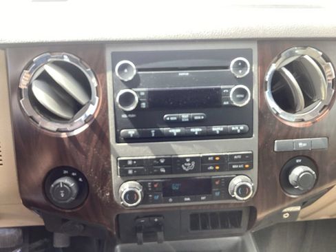Used 2011 Ford F250 Lariat w/ Lariat Interior Pkg AWD/4WD image 14