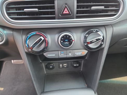 Used 2019 Hyundai Kona SEL AWD/4WD image 24