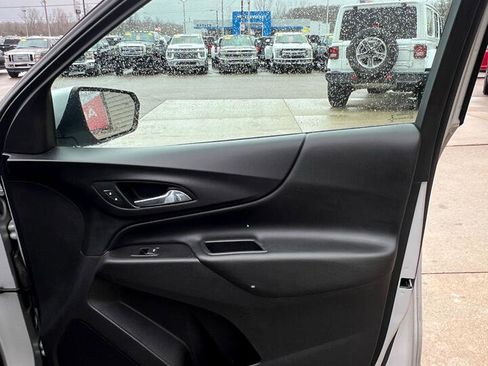 Used 2020 Chevrolet Equinox LT image 16