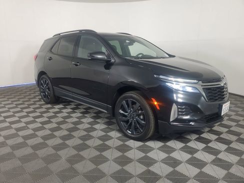 Used 2023 Chevrolet Equinox RS image 2