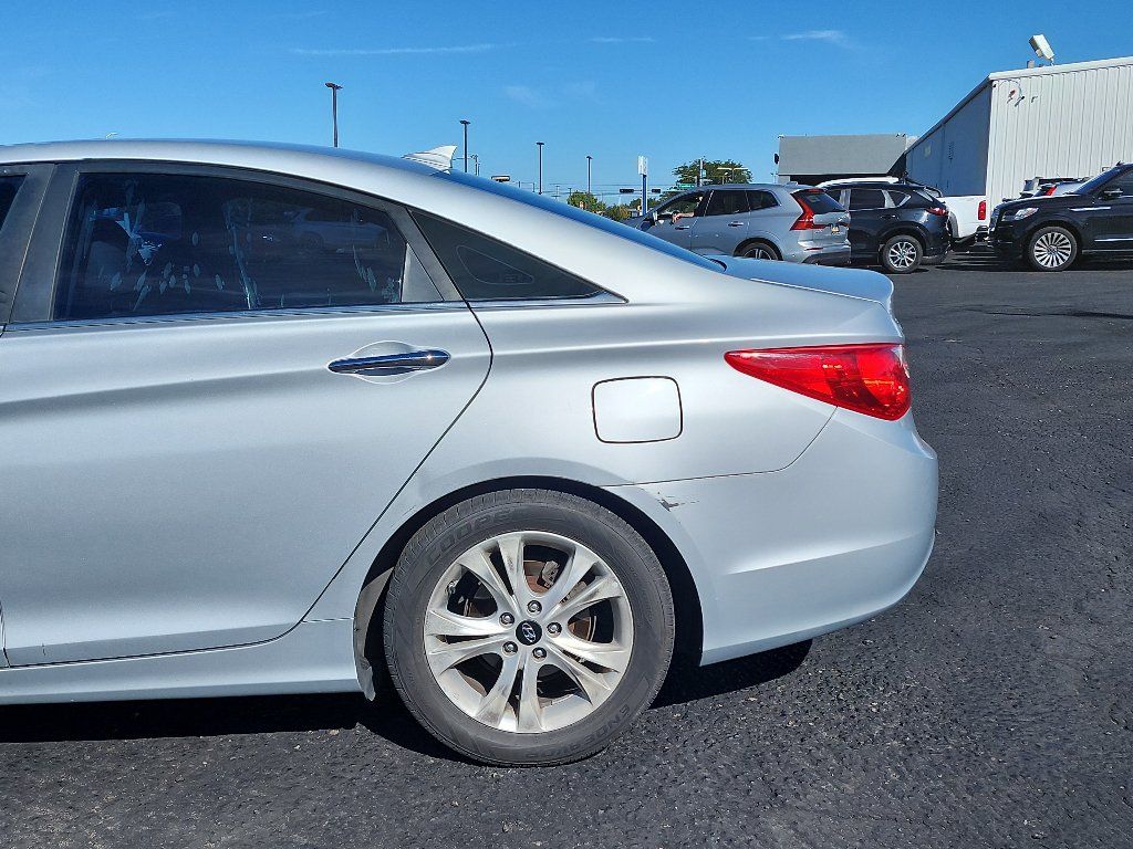 Used 2013 Hyundai Sonata Limited FWD image 9