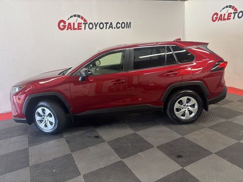 Used 2022 Toyota RAV4 LE AWD/4WD image 9
