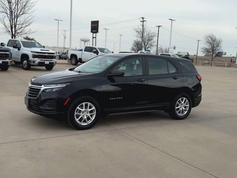 Used 2023 Chevrolet Equinox LS image 5