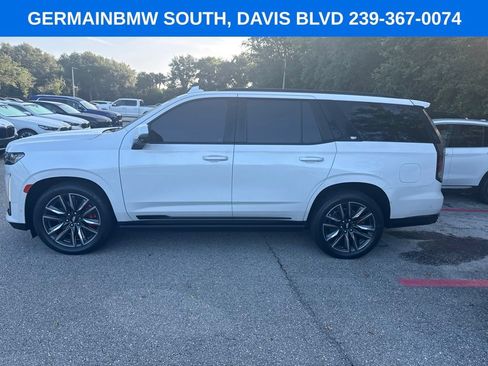 Used 2022 Cadillac Escalade Sport Platinum AWD/4WD image 2