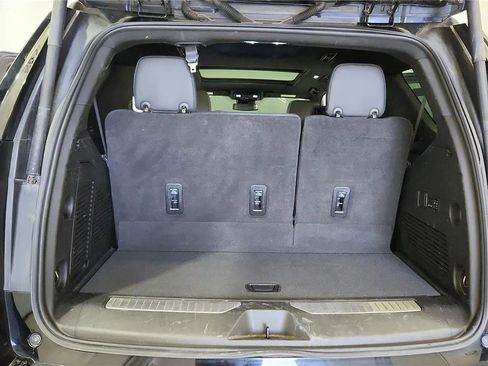 Used 2023 Chevrolet Tahoe Z71 w/ Luxury Package AWD/4WD image 19