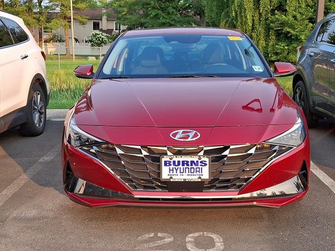 Certified 2023 Hyundai Elantra Limited FWD image 3