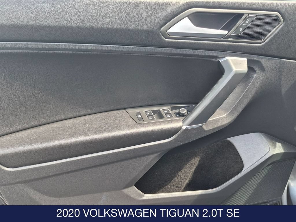 Used 2020 Volkswagen Tiguan SE w/ Panoramic Sunroof Package AWD/4WD image 11