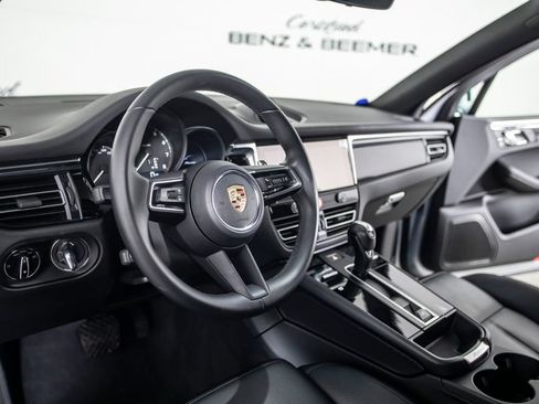 Used 2025 Porsche Macan Turbo AWD/4WD image 21