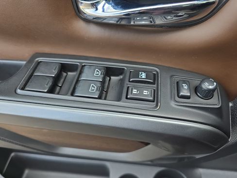 Used 2018 Nissan Titan Platinum Reserve w/ Platinum Utility Package AWD/4WD image 30