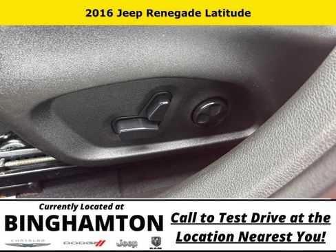 Used 2016 Jeep Renegade Latitude AWD/4WD image 8