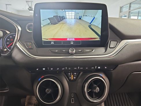 Certified 2024 Chevrolet Blazer LT w/ Convenience Package image 28