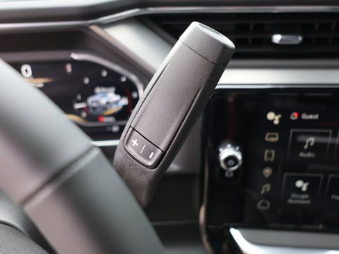 New 2025 GMC Sierra 2500 Denali w/ Denali Reserve Package image 19