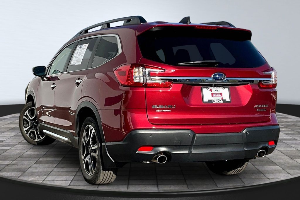 Used 2025 Subaru Ascent Touring w/ Popular Package #2 AWD/4WD image 4