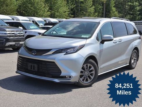Used 2021 Toyota Sienna XLE AWD/4WD image 1