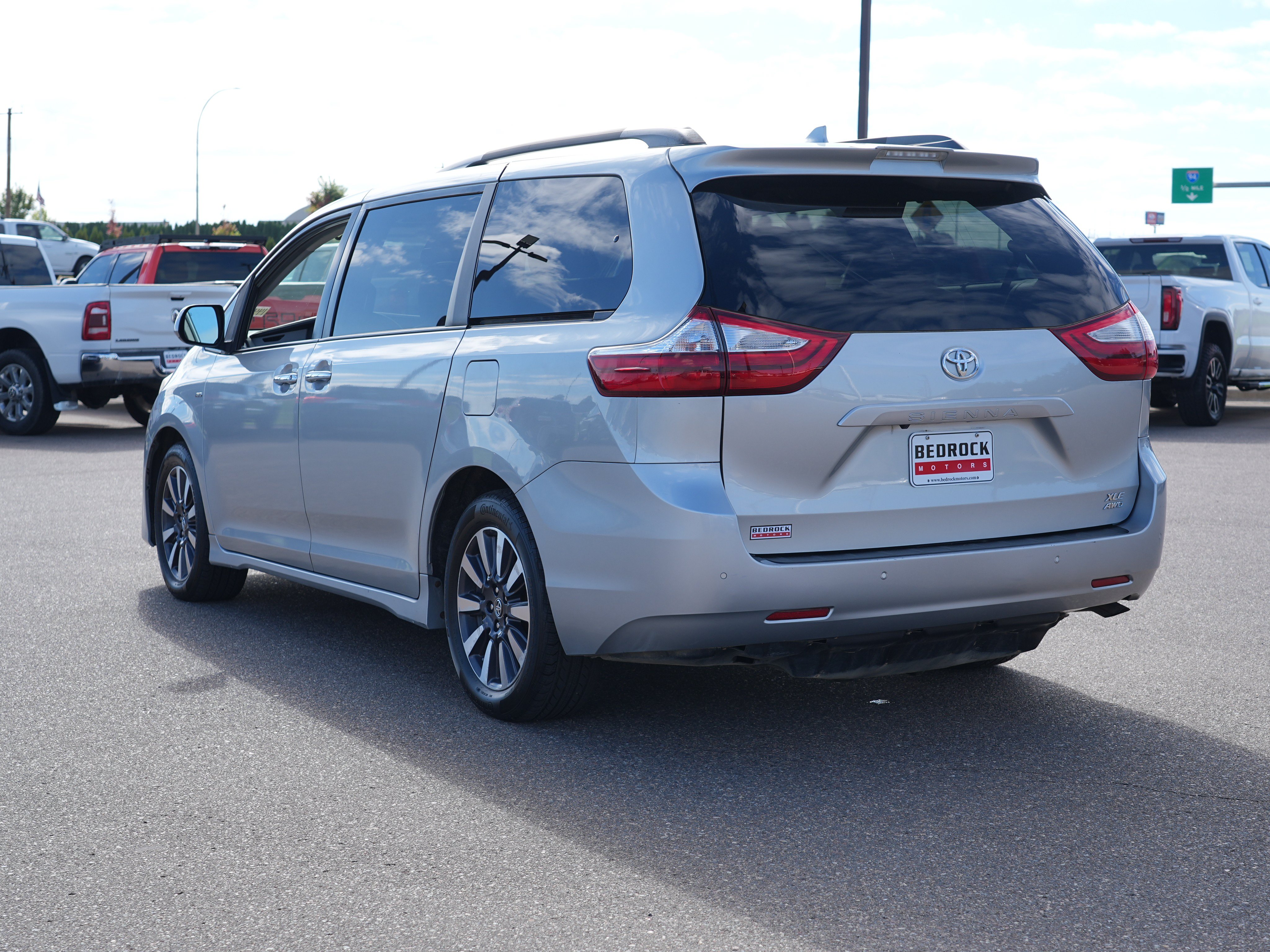 Used 2019 Toyota Sienna XLE Premium w/ Carpet Mat Package AWD/4WD image 5
