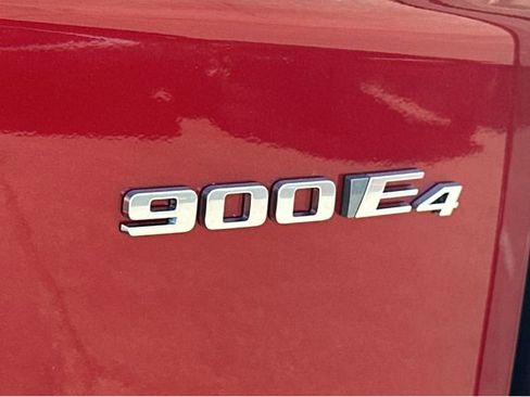 New 2026 Cadillac Vistiq Sport w/ LPO, Floor Liner Package image 9