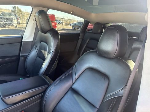 Used 2022 Tesla Model Y Long Range image 11