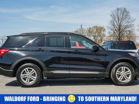 Used 2022 Ford Explorer XLT image 4