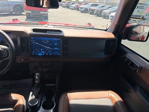 Certified 2024 Ford Bronco Outer Banks AWD/4WD image 17