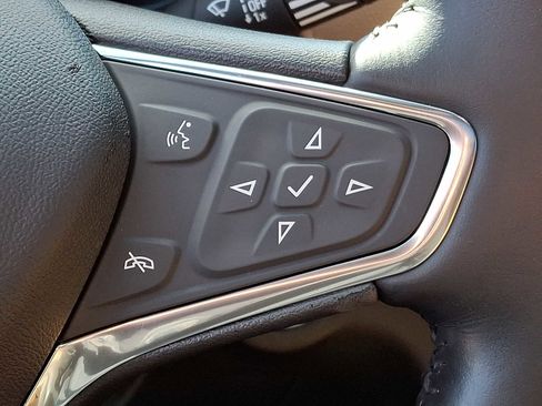 Used 2020 Chevrolet Equinox Premier image 19