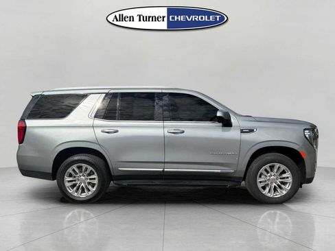 Used 2024 GMC Yukon SLT image 3