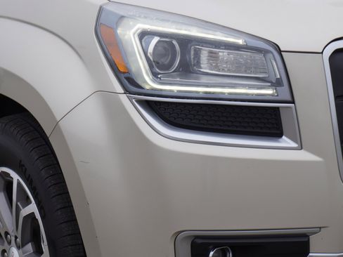 Used 2014 GMC Acadia SLT image 3