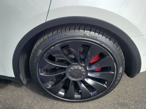 Used 2022 Tesla Model Y Performance AWD/4WD image 31