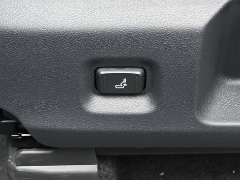 Certified 2026 Toyota Tacoma SR RWD image 10