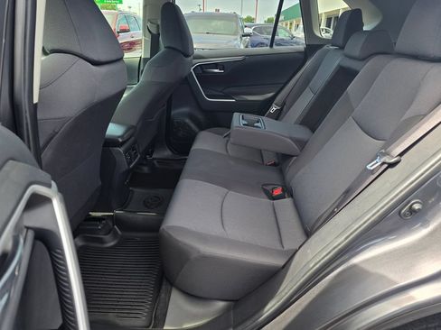 Used 2020 Toyota RAV4 XLE w/ Convenience Package AWD/4WD image 12