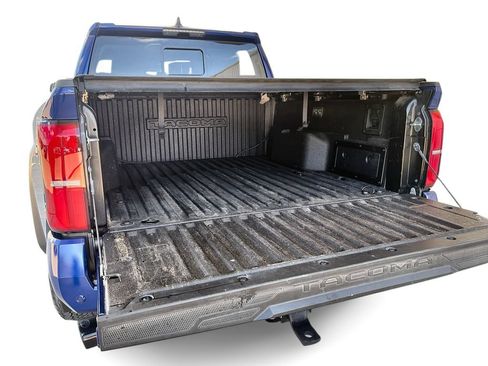 Used 2024 Toyota Tacoma TRD Off-Road w/ TRD Off Road Upgrade Package AWD/4WD image 27
