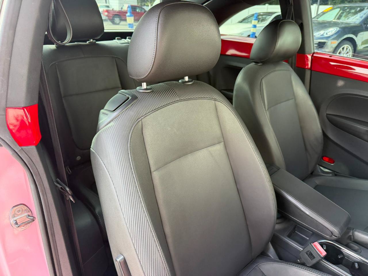 Used 2014 Volkswagen Beetle TDI FWD image 38