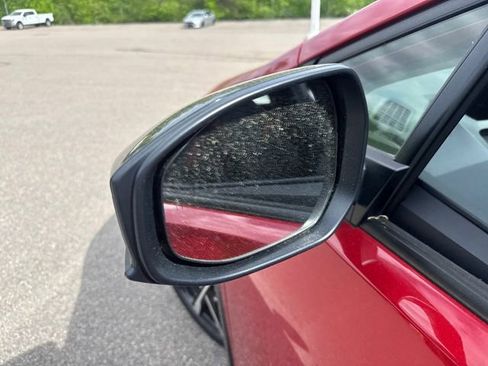 New 2025 Toyota Prius Plug-In Hybrid image 10